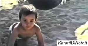  Marco Mengoni da bambino in un fotogramma tratto dal video dell'artista