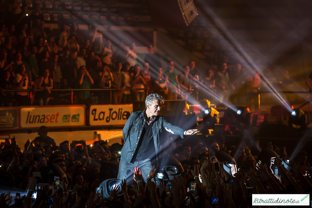 Ligabue live @ Palamaggiò Ph Luigi Maffettone