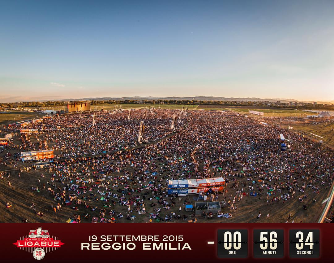 Ligabue live @ Campovolo (scatto pubblicato sulla pagina Facebook dell'artista)