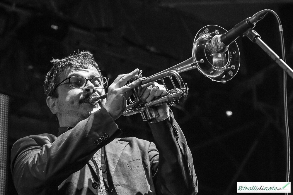 Roy Paci & Aretuska live @ Arenile ph Luigi Maffettone