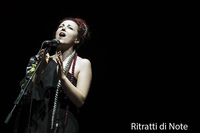 Daiana Lou live -Roma ph Maria Luisa Avella