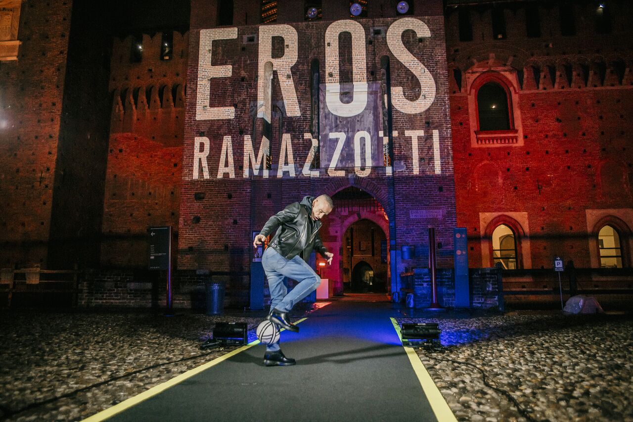 Buon Natale Eros Ramazzotti Lyrics.Eros Ramazzotti Ritratti Di Note