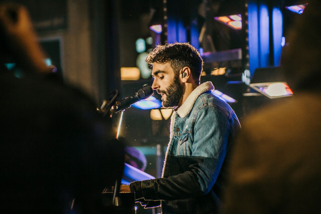 Marco Mengoni al pianoforte - Secret show - Atlantico